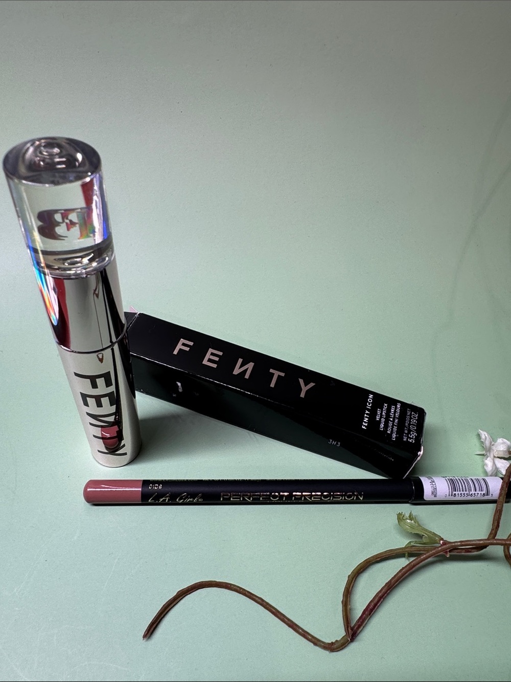 Fenty Beauty FIYAPROOF 10 Velvet Liquid Lipstick & LA Girls Flesh Liner Set